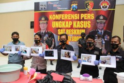 15 Pebalap Sepeda Pancal Disiram Air Keras