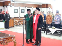 Inisial R Diduga Rudi Suparmono eks Ketua PN Surabaya