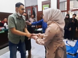 Sempoyongan Saat Sidang, Terdakwa Agus Prayogo Meninggal