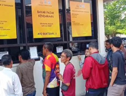 Tahun 2025 Masyarakat Bayar Pajak Kendaraan Ganda, Begini Kata Dosen Ekonomi Unair