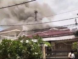 Rumah Mewah Ludes Terbakar Diduga Konsleting Listrik