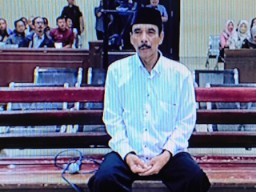 Nurhasim dkk, Didakwa Korupsi CSR PT Smelting