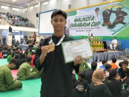 Binpres Asad Raih Juara Umum di Walikota Surabaya Cup 2025