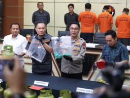 Polda Jatim Bongkar Kasus Suntik LPG Subsidi ke Nonsubsidi di Malang