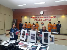 Sindikat 'Pelangi' di Grup Facebook dan Whatsapp Dibongkar Polda Jatim