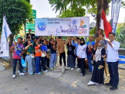 32 Atlet Stand Up Paddle Jatim Ikuti FORNAS 2025 di NTB