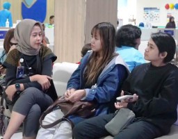 Korban Pecah Kaca Pelemparan Batu KA Sancaka di Rawat