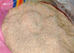 Pedagang Pasar di Surabaya Keluhkan Kenaikan Harga Beras