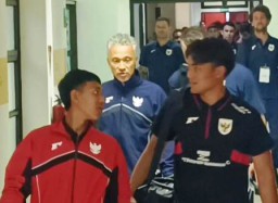 Timnas vs Lebanon di Stadion GBT Bermain Imbang