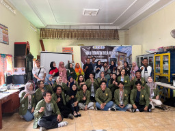 Mahasiswa UPN Veteran Jatim Latih UMKM Pacarkeling Melek Digital