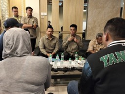 Warga Alana Regency Tambak Oso Gelar Aksi Solidaritas Air Bersih
