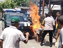 Massa Bakar Maling Sepeda Motor Jojoran di Depan Polisi