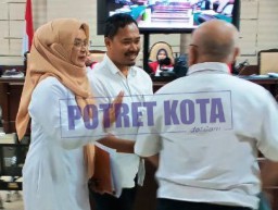 Keterangan Saksi PNS Biro Perekonomian Pemprov Jatim Disoal Jaksa Jombang