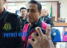 Ganjar Siswo Pramono Pemkot Surabaya Didakwa Terima 45.000 Dolar Singapura dan Rp4.9 Miliar