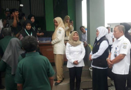 Gubernur Khofifah Sambangi Unit Rehabilitasi Sosial di Pasuruan 