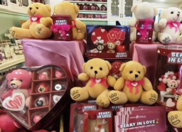 Cokelat Valentine Hiasan Beruang Jadi Bahasa Cinta Penuh Makna