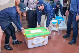 Dittipideksus Bareskrim Geledah Rumah di Nganjuk dan Surabaya