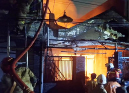 Nenek dan Cucu Tewas dalam Kebakaran Rumah Servis Motor