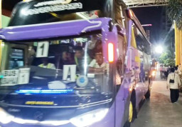 Jamaah Haji Kloter 1 Asal Probolinggo Tiba di Surabaya