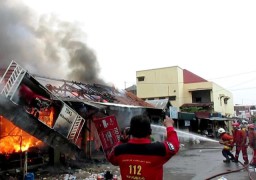 28 Pasar Teluk Nibung Ludes Terbakar