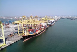 Pelindo III Catat Pertumbuhan Arus Kapal dan Barang Membaik