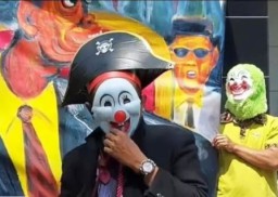 Aksi Badut Menyoal Calon Tunggal PJ Bupati Pasuruan