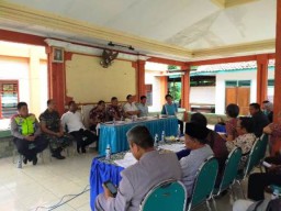 Warga Prigen Marah Wisata Cimory Bau Kotoran