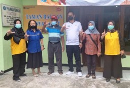 Dewan Kunjungi TBM RW3 Dukuh Pakis Surabaya