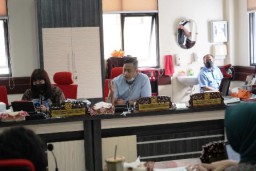 Dewan Pertimbangkan Pertemuan Tatap Muka 100%
