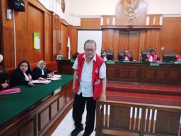 Direktur Bank Prima Master Agus Tranggono Diadili