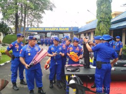 Ditpolairud Siaga 10 Titik Rawan Banjir di Surabaya
