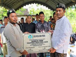 Kiyai Muda Pendukung Ganjar Bangun Sumur Bor dan Tempat Wudhu di Bojonegoro