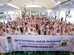 Relawan Mak Ganjar di Kediri Berdoa untuk Negeri