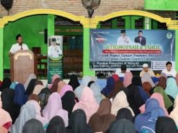 Lagi, Kiai Muda Jatim Ganjar Bagikan Bantuan di Magetan