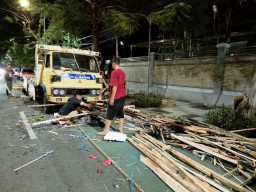 Hiasan Kominfo Surabaya Vaganza 2022 Dipreteli