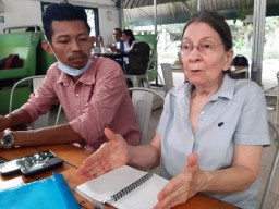 Ibu Narapidana Christian Beasley Datangi Kedutaan Besar AS di Indonesia