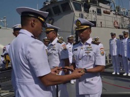 Tongkat Komando KRI Ajak-653 Diserahterimakan