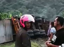 Laka Beruntun di Lampung, 1 Tewas 6 Luka Berat