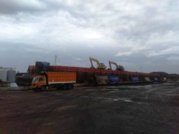 3600 Karung Pasir Untuk Perbaiki Tanggul Jebol