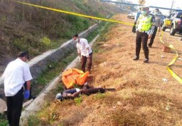 Mayat Tanpa Identitas Tergeletak di Tol Purwodadi