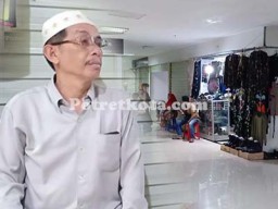Mahalnya Tarif Listrik Tanpa Meteran di Pasar Turi Baru