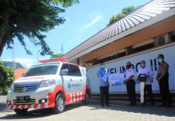 Pelindo 3 Berikan Bantuan Mobil Ambulance Gratis