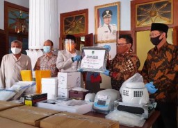 Pemkab Pasuruan Terima Bantuan 1 Paket Mesin PCR