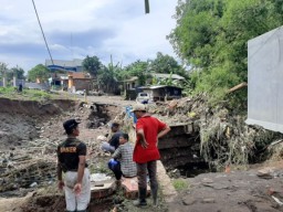 Proyek TPT dan Paving Nunggu Anggaran Pemerintah