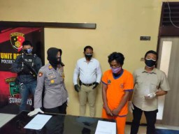 Pengamen Joyoboyo Rekam Cewek Mandi