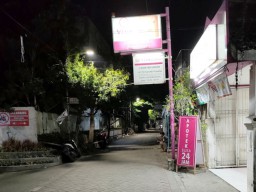 Papan Reklame Apotek Randu Indah Ngawur