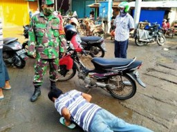 Awas! Pengunjung Makam Sunan Ampel Disanksi