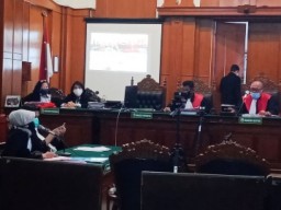 Suhadak Penikmat Sabu Diputus Ringan Mikir-mikir