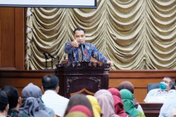 Eri: Pejabat Tak Memenuhi Target Silahkan Mundur