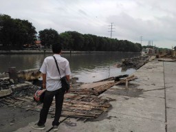 Dermaga Kalimas Ambrol